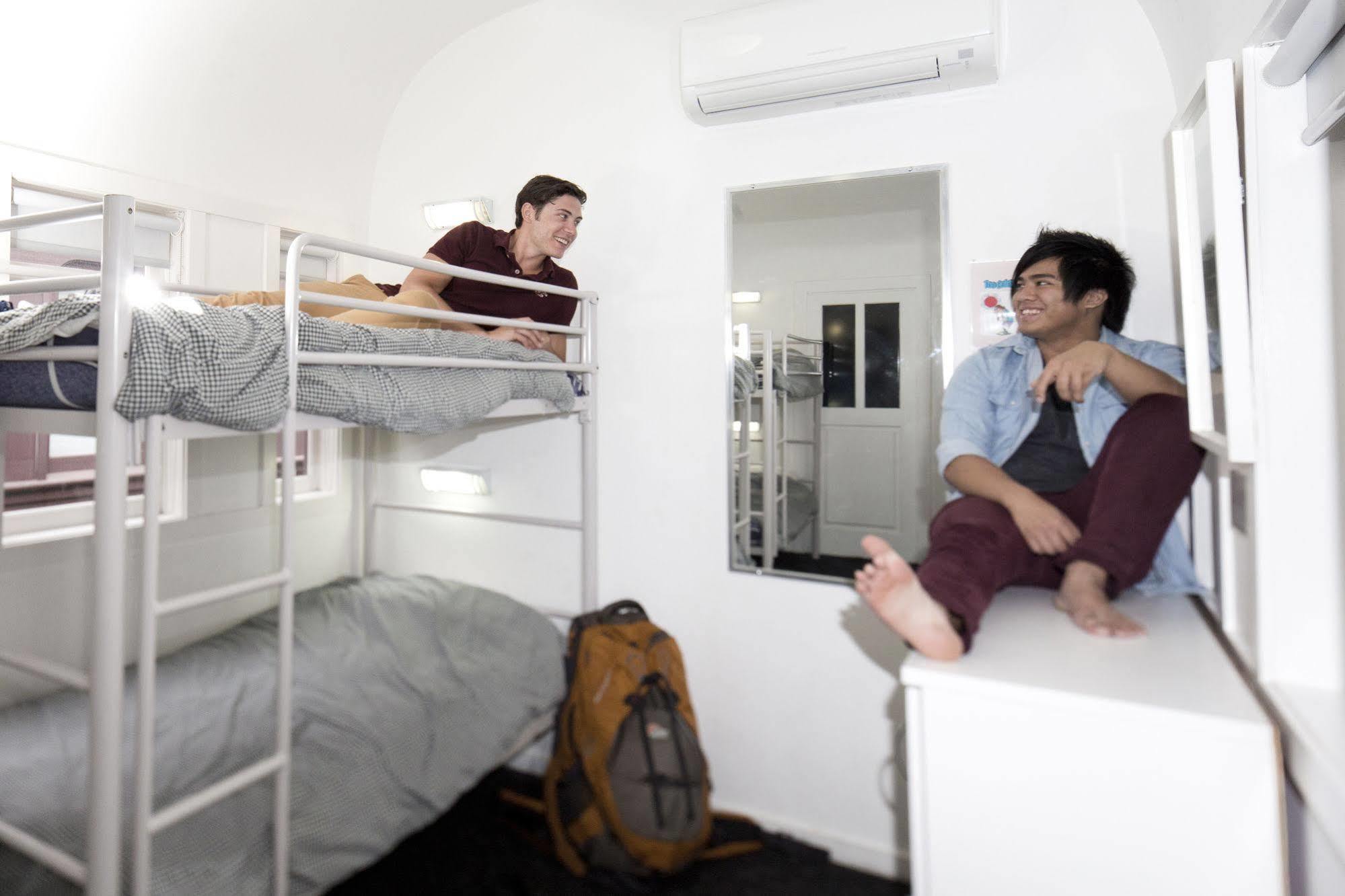 Railway Square Yha Albergue *