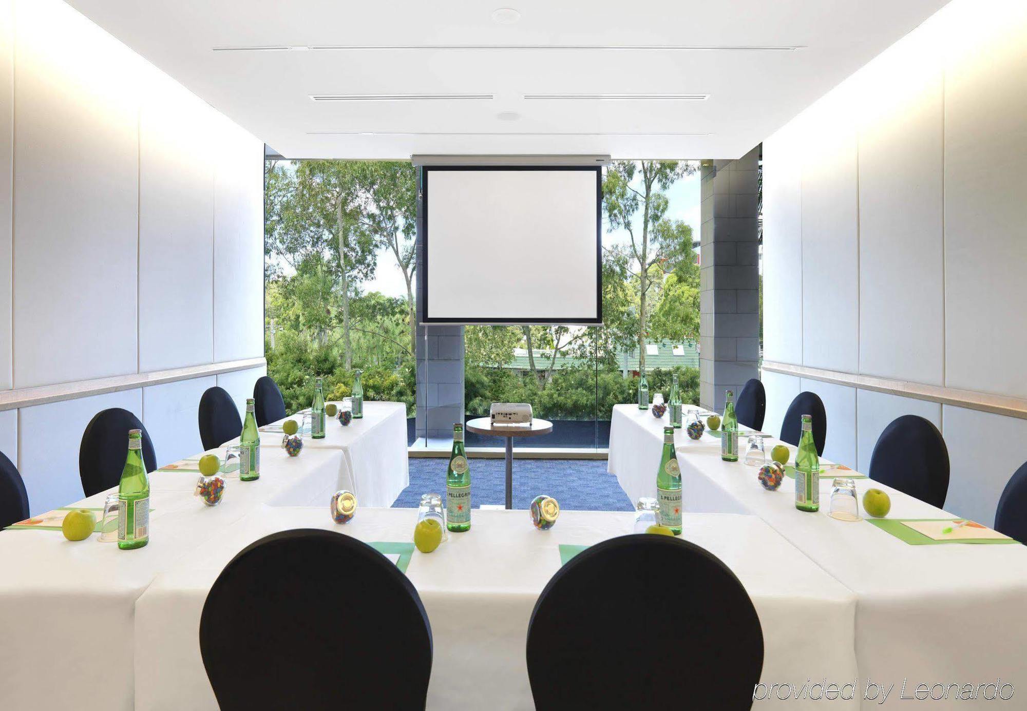 Hotel Crowne Plaza Macquarie Park By Ihg 4*