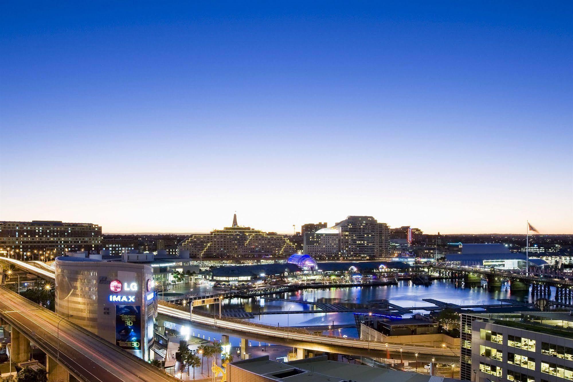 Parkroyal Darling Harbour, Hotel