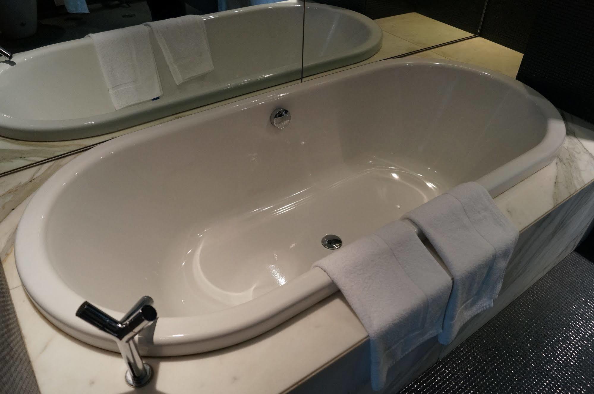 Hotel Valentine On George 4*
