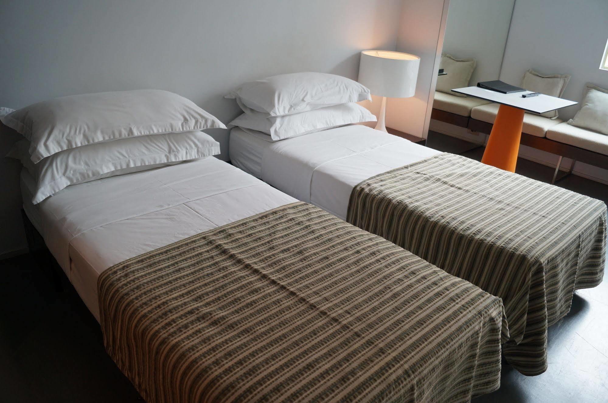 Valentine On George Hotel Sydney