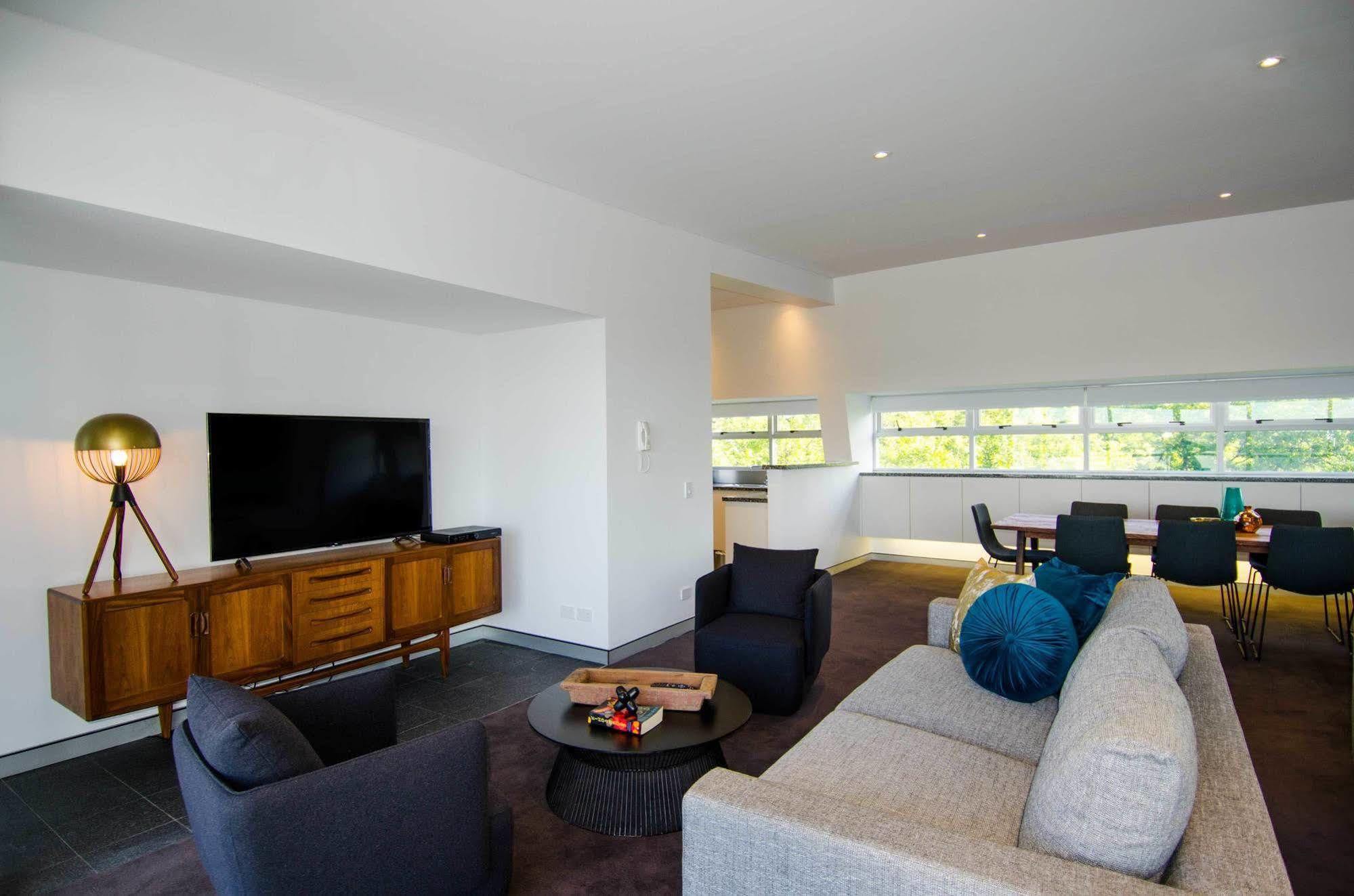 East Luxury Apartment