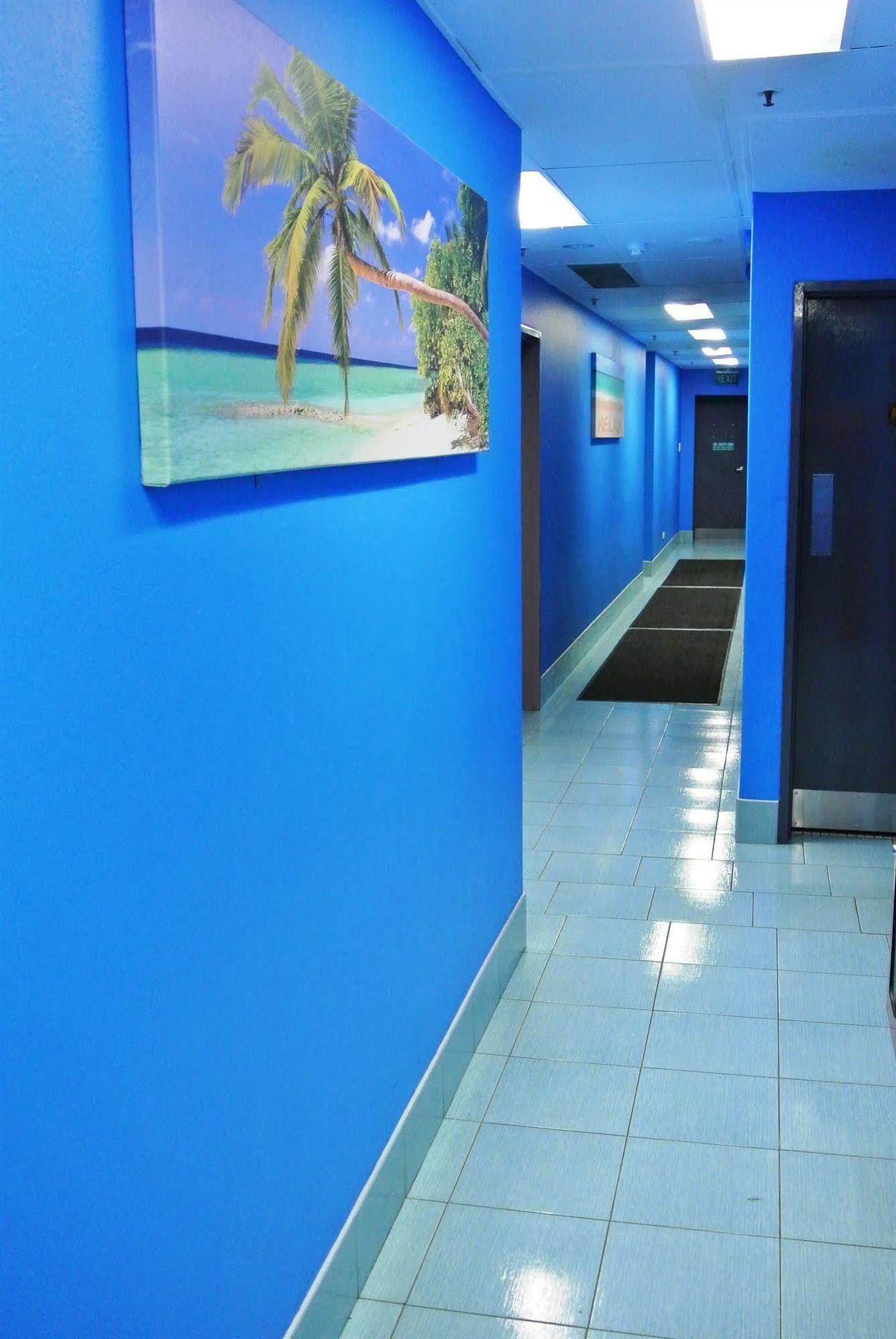Jackaroo Hostel *
