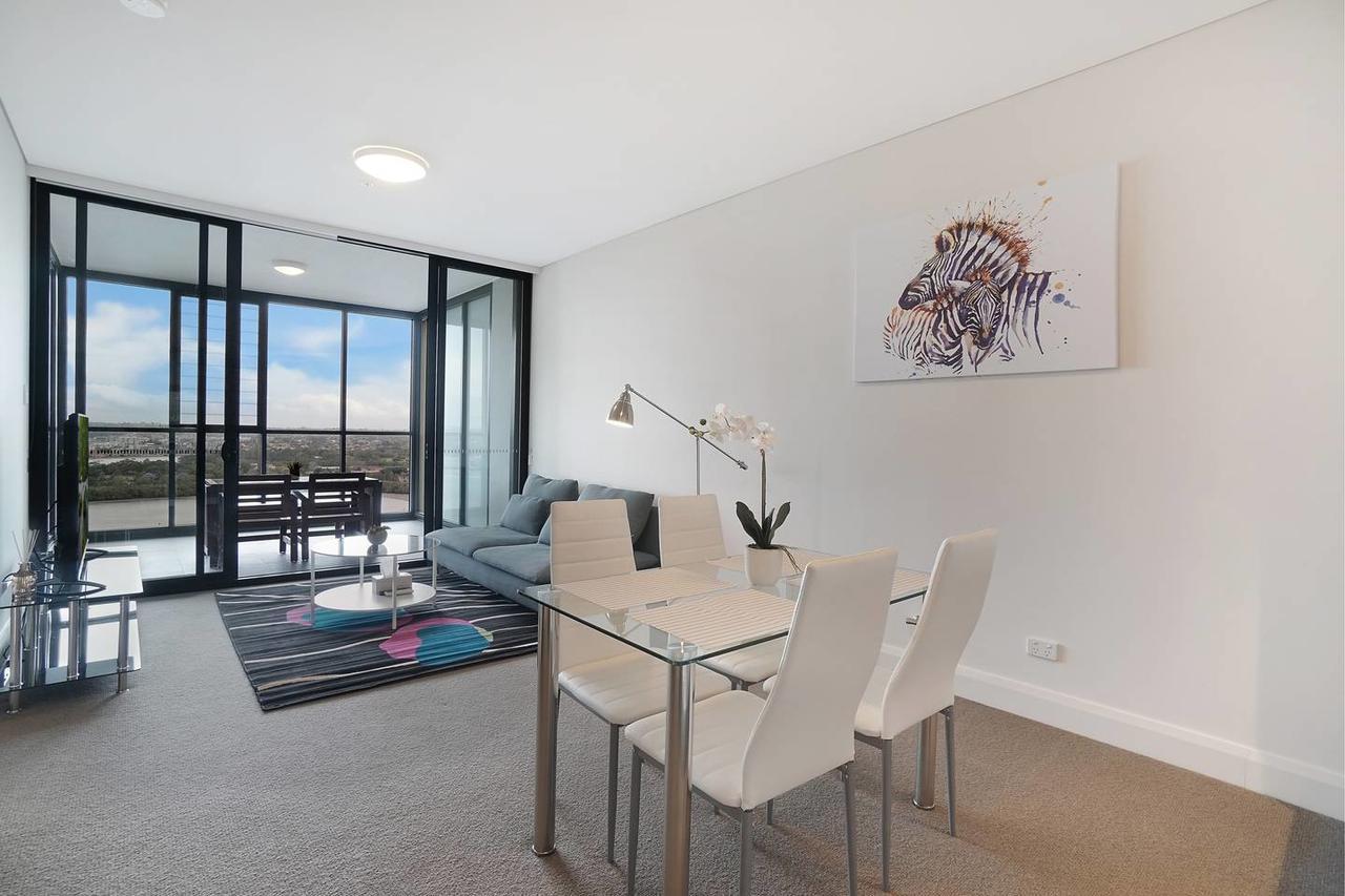 Cozy With Water View Plus Winter Garden Apartment Sydney