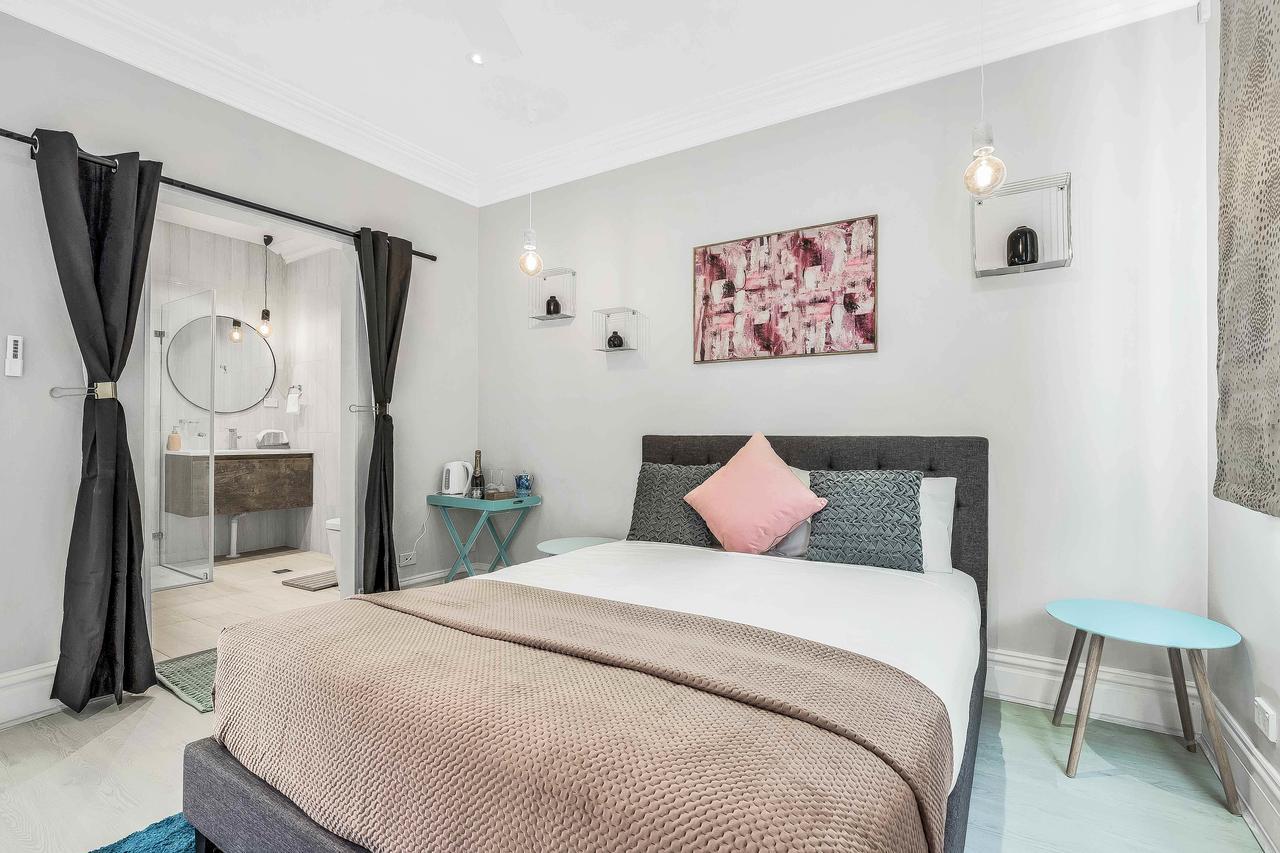 142 Wyndham Sidney