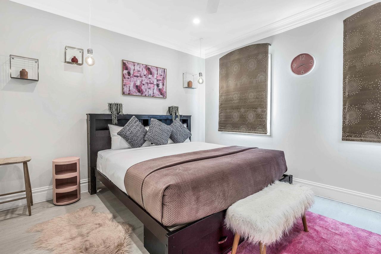 142 Wyndham *