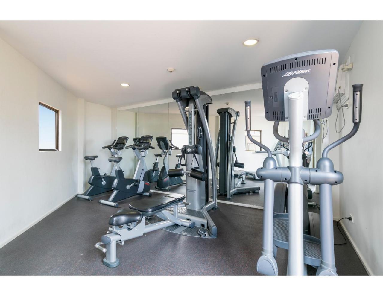 Striking And Super Convenient Studio With Balcony Apartment *