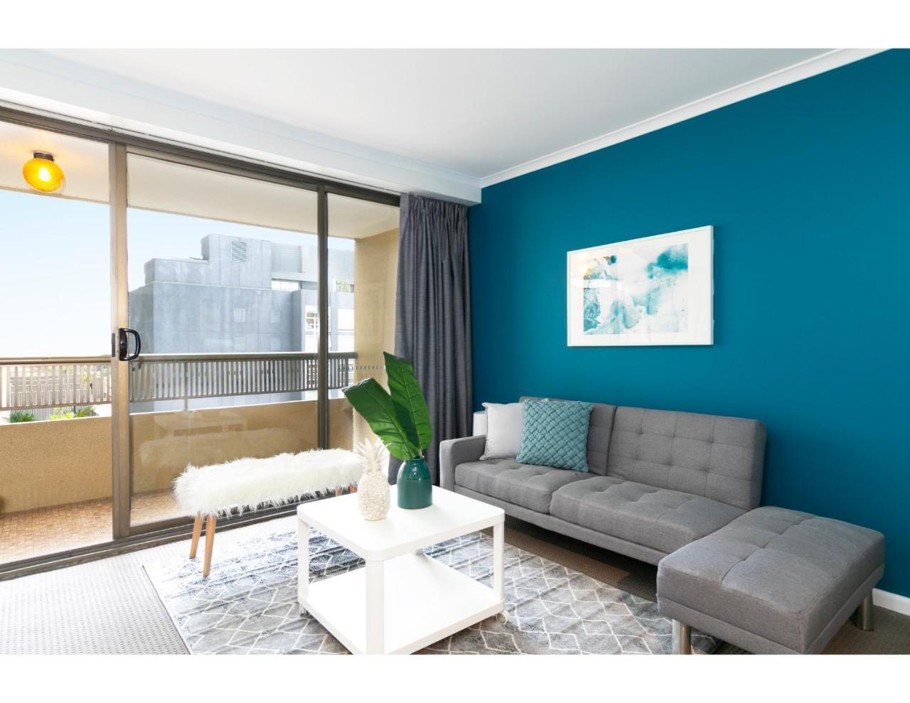 Striking And Super Convenient Studio With Balcony Apartment Sydney