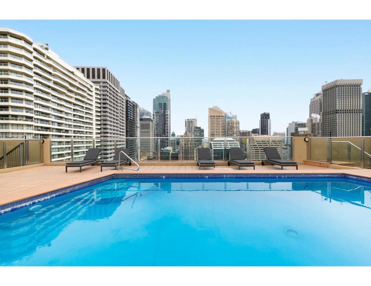 Striking And Super Convenient Studio With Balcony Apartment