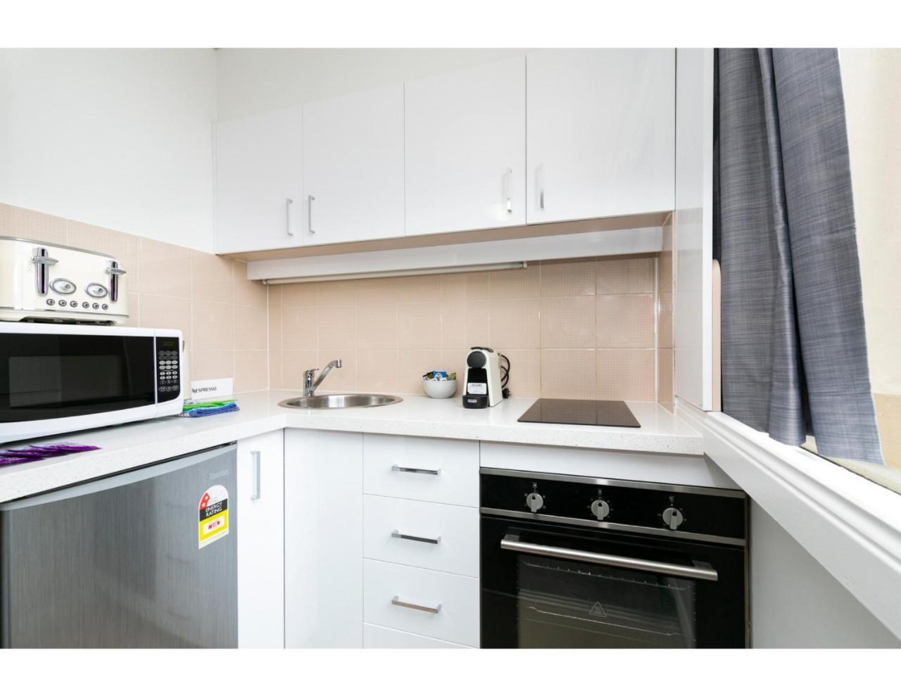 Bright, Modern Studio Steps From The Action Apartment *