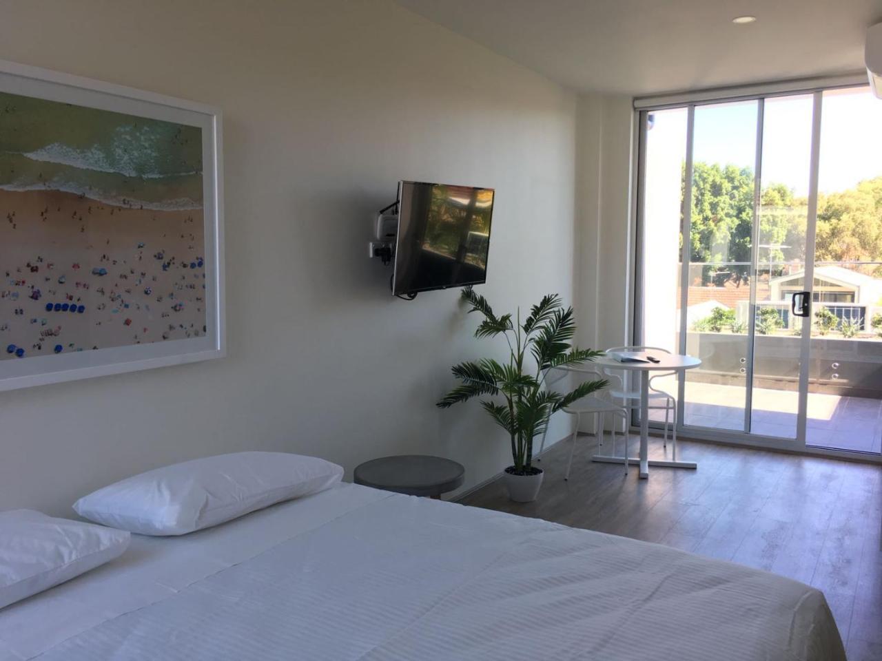 Bondi Penthouse + Balcony Apartment