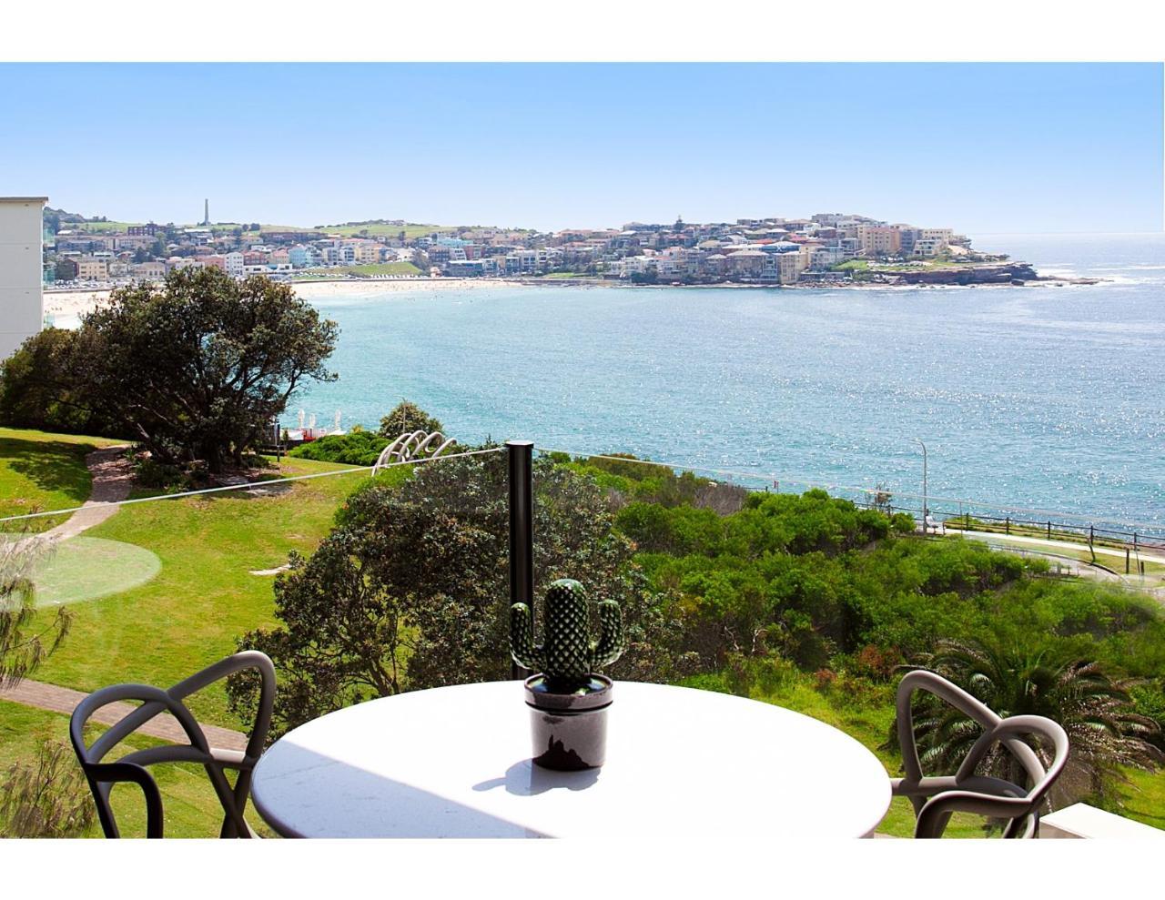 Apartment Stylish With Views Over Bondi *
