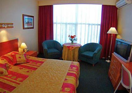 Comfort North Shore Hotel