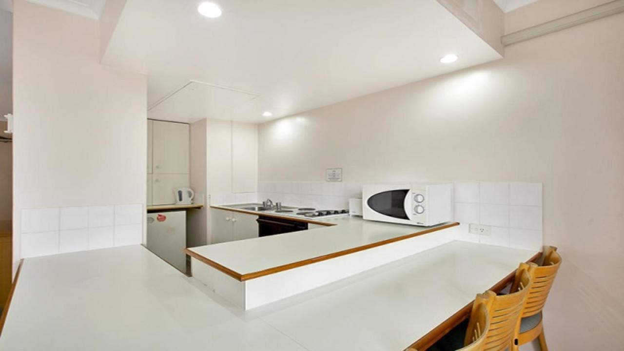 With Balcony At College St Apartment Sydney
