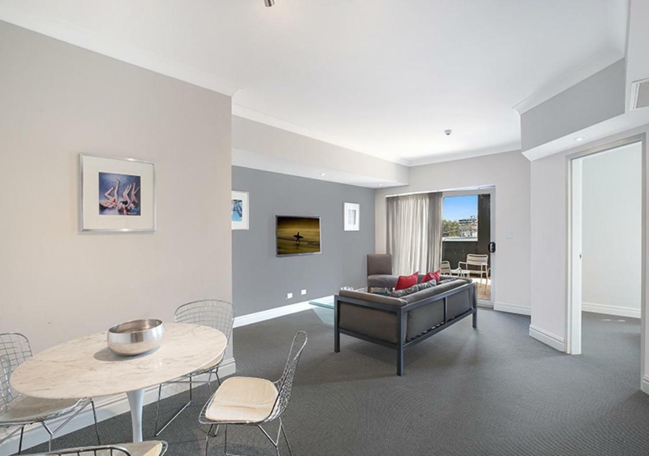 Airport Apartment