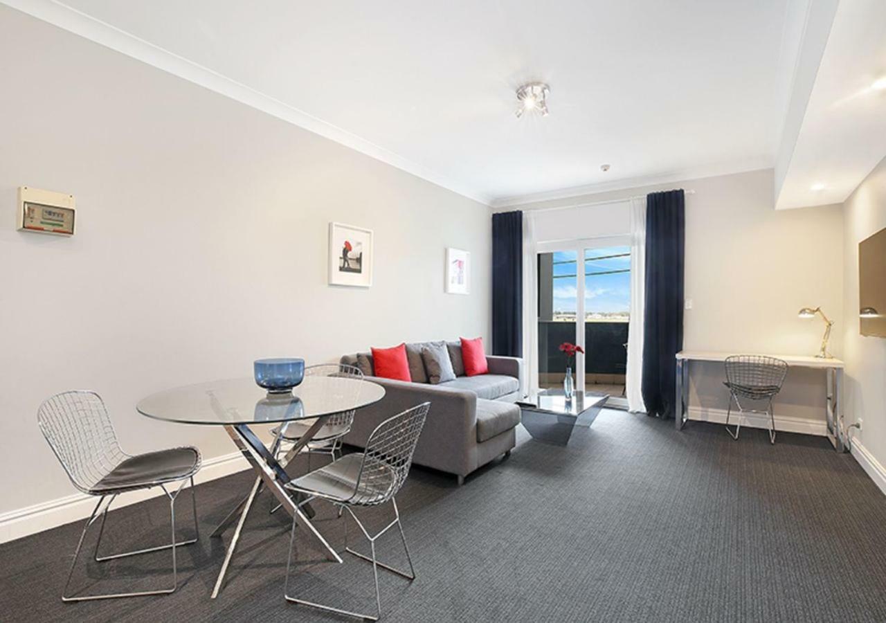 Airport Apartment