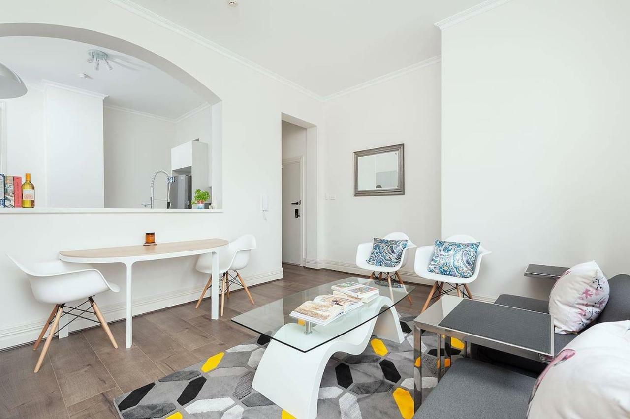 Stunning 5 Sidney