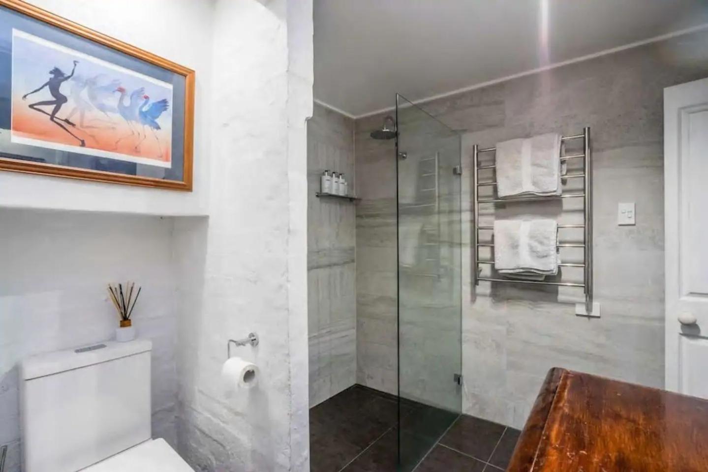 2 Bed Renovated Terrace - Erskinville *