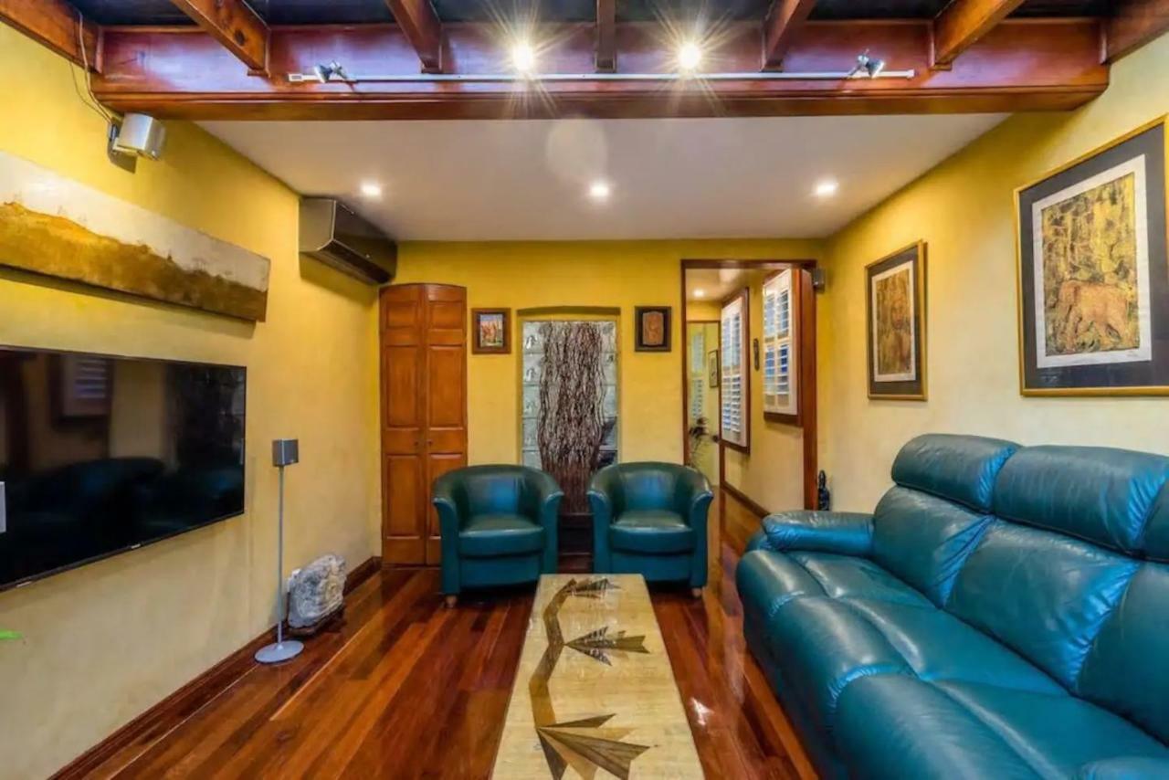 2 Bed Renovated Terrace - Erskinville Holiday home *
