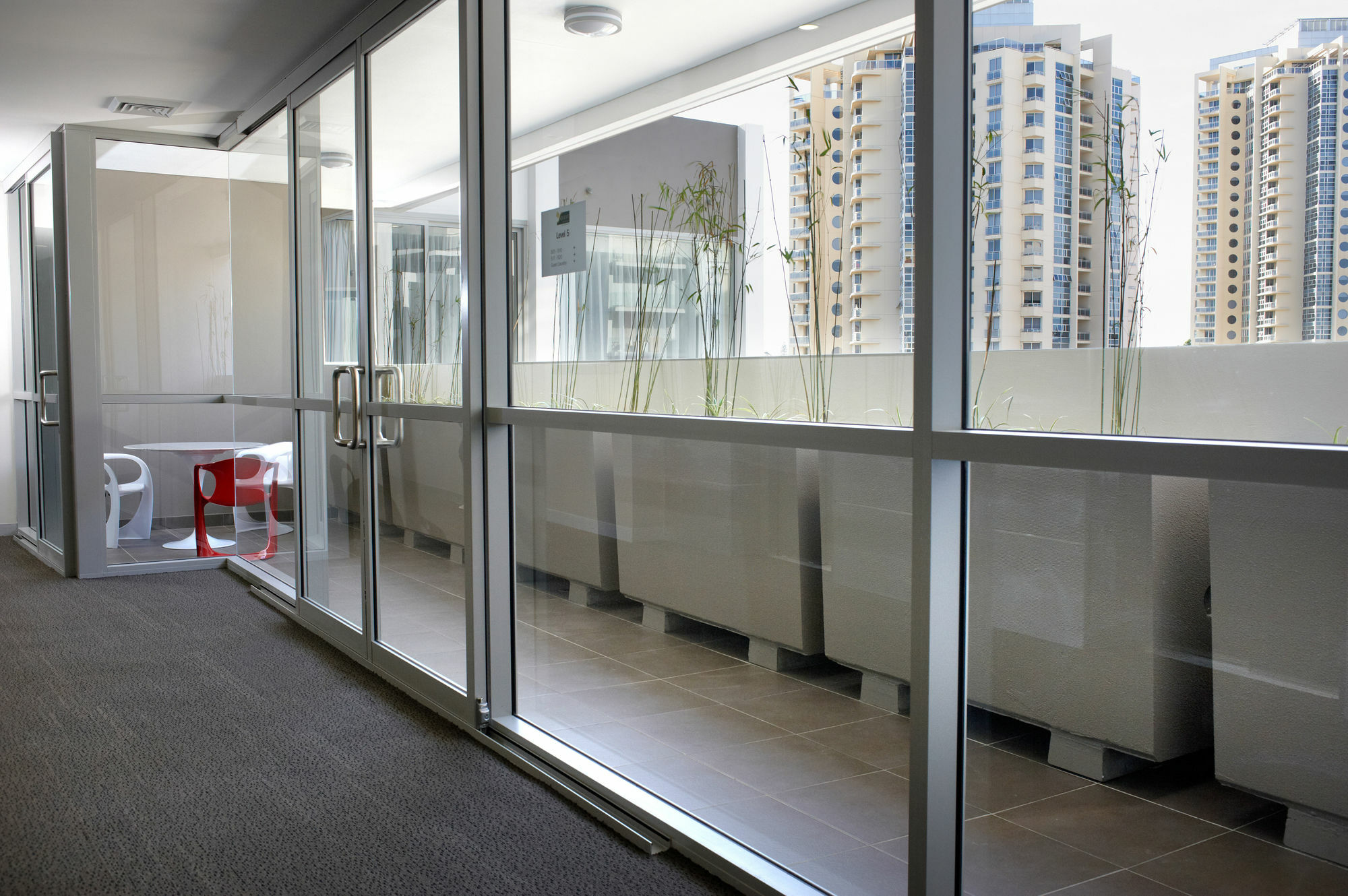 Holiday & Bondi Junction Aparthotel 4*
