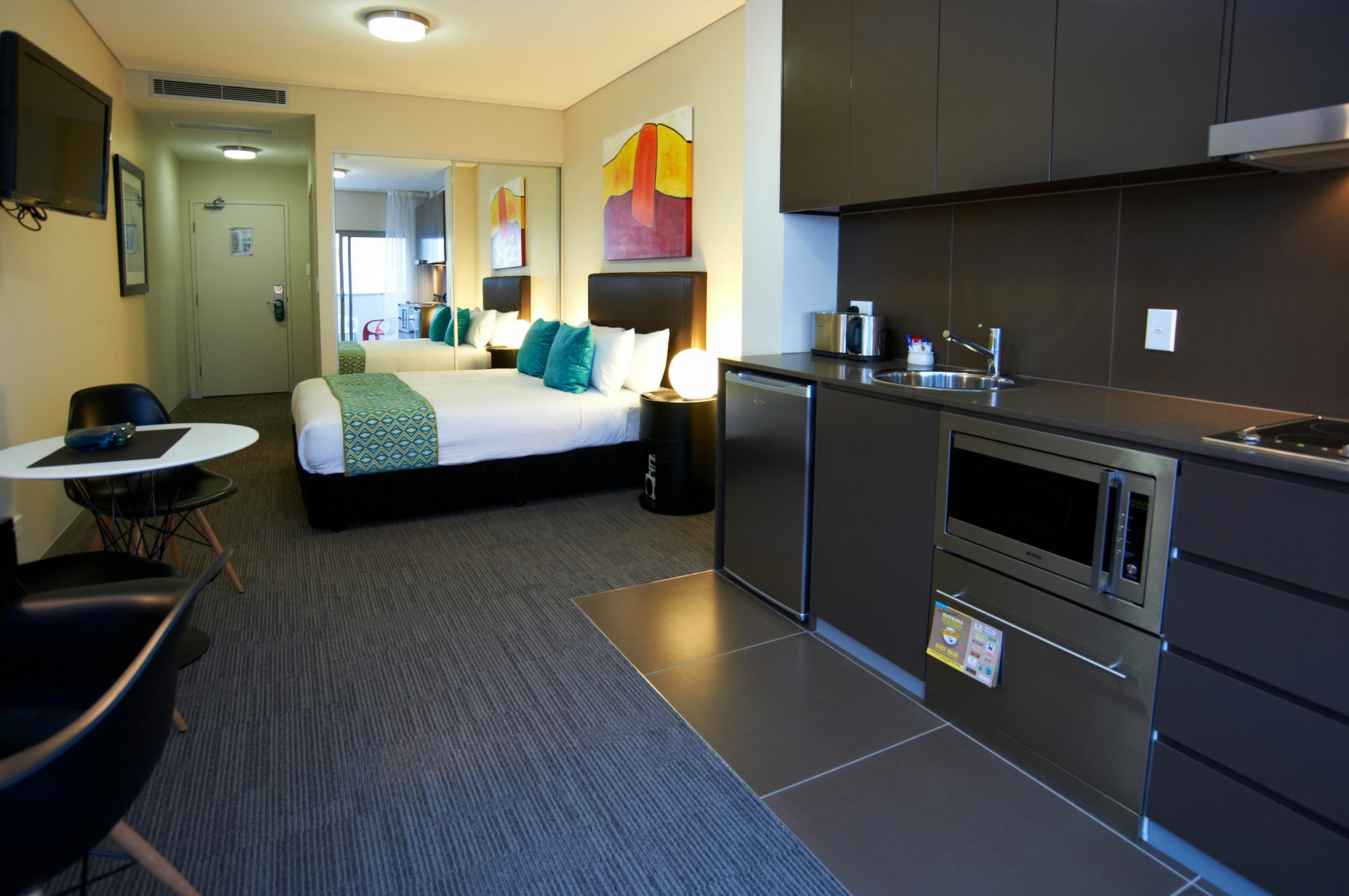 Aparthotel Holiday & Bondi Junction