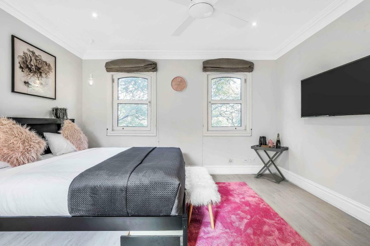 142 Wyndham Sidney