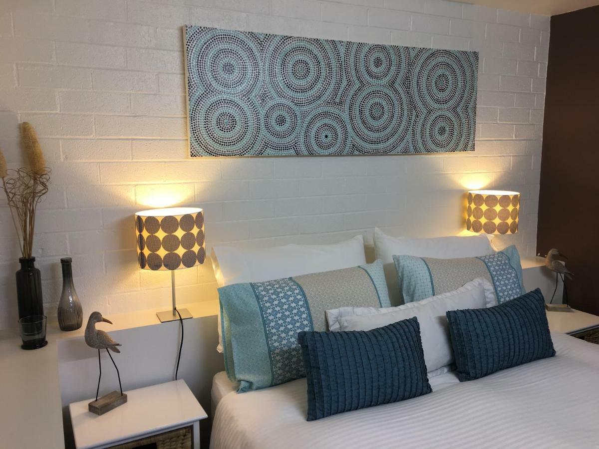 5 Stars & Airport Retreat *