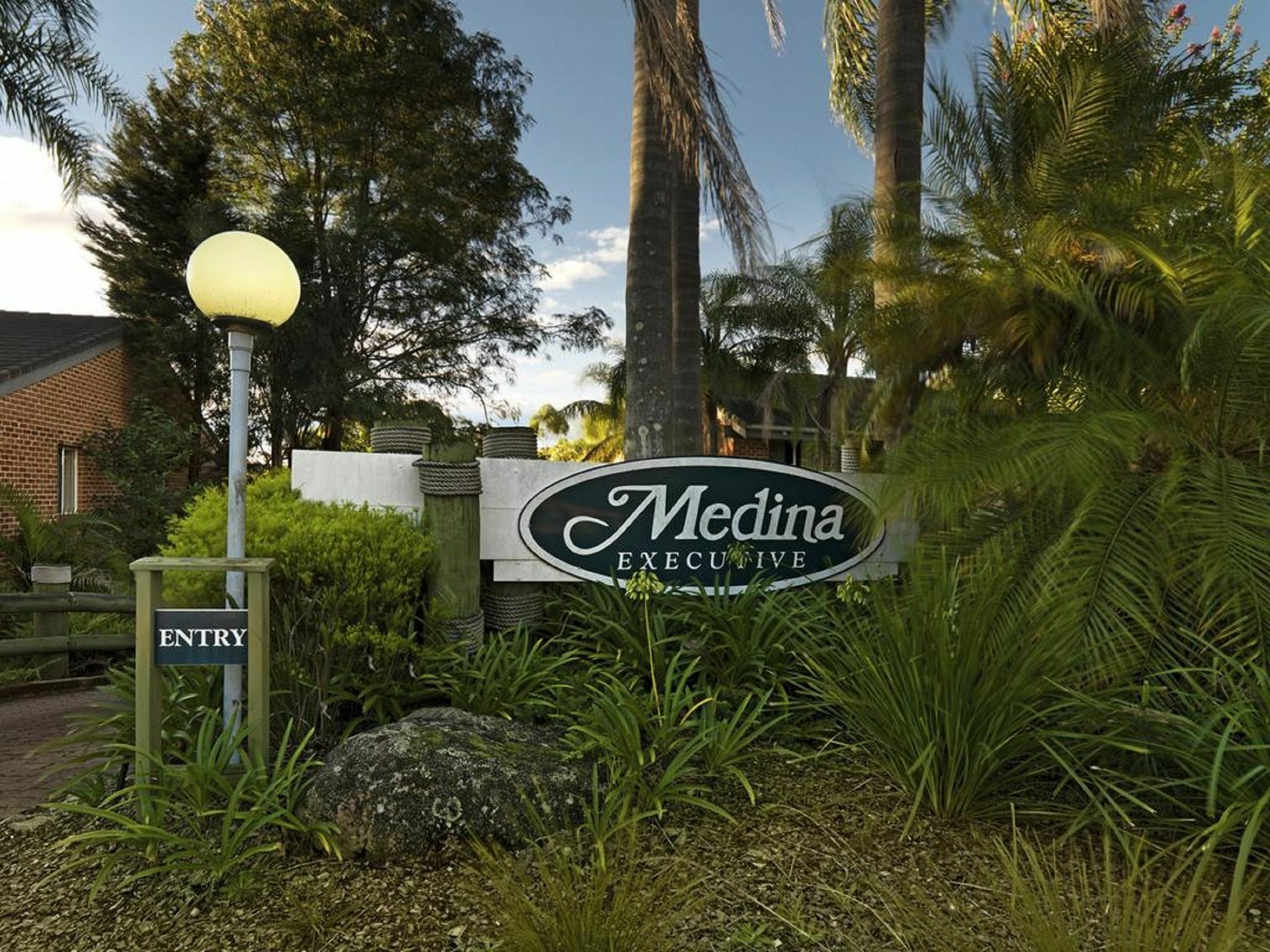 Medina Serviced North Ryde 4*