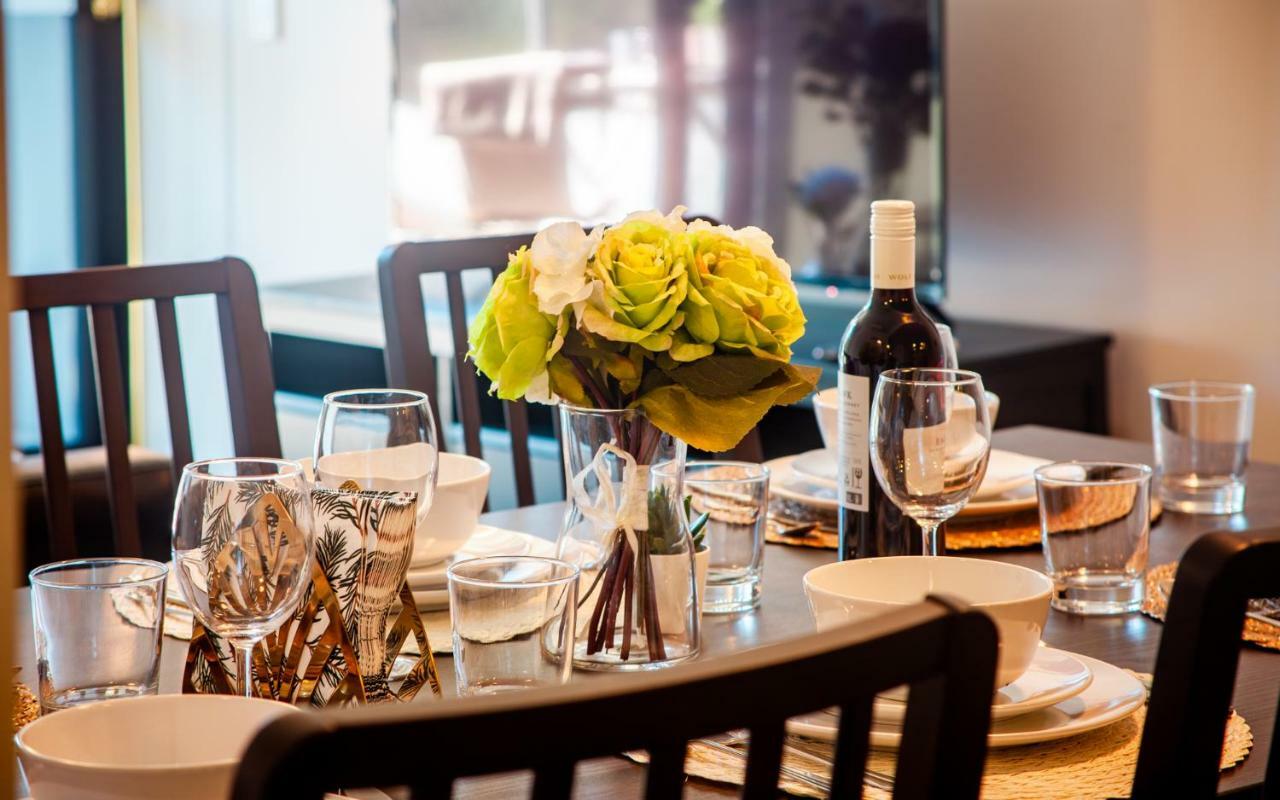 Hoama Properties At Wentworth Point Apartment