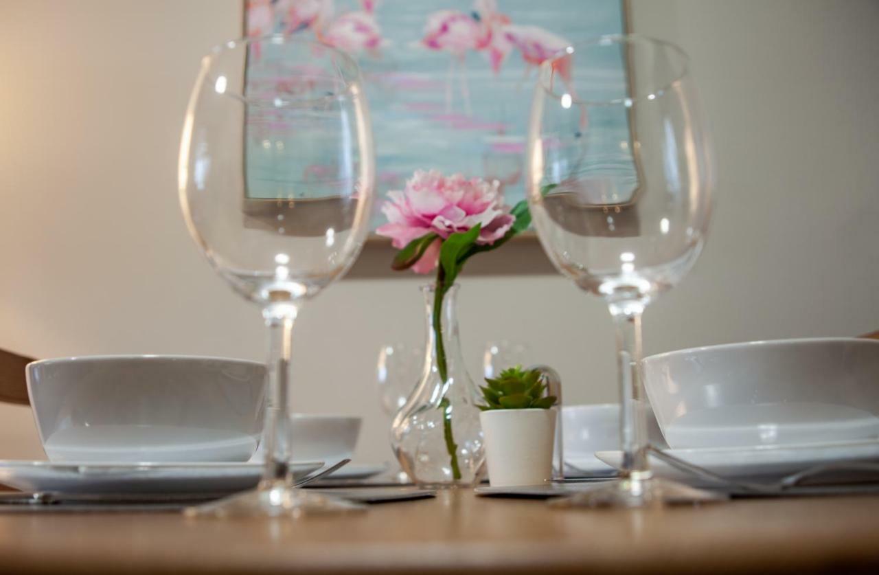 Hoama Properties At Wentworth Point Apartment