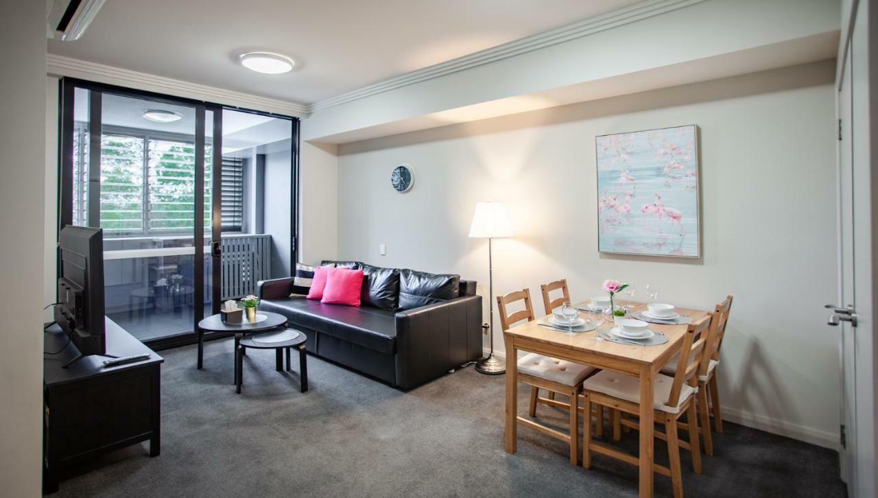 Apartment Hoama Properties At Wentworth Point Sydney
