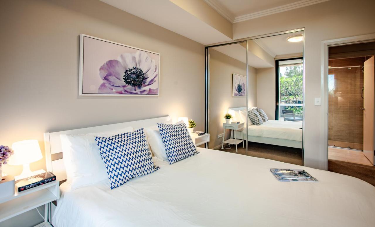 Hoama Properties At Wentworth Point Apartment Sydney