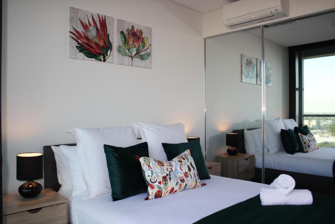 Stunning Views Olympic Park Apartment Sydney