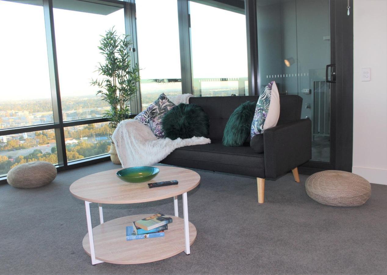 Stunning Views Olympic Park Apartment *