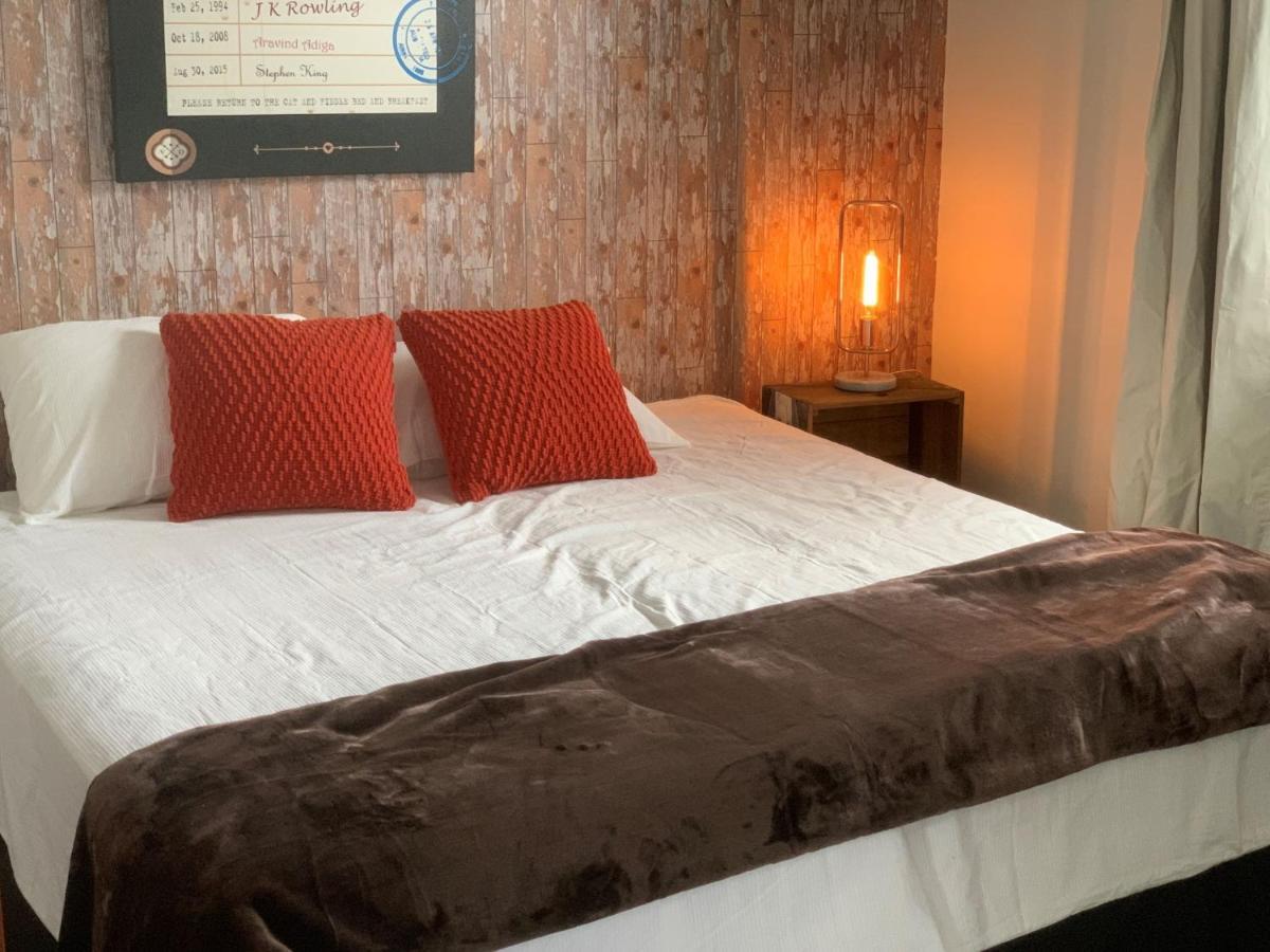 Cat And Fiddle Balmain Hotel Sydney