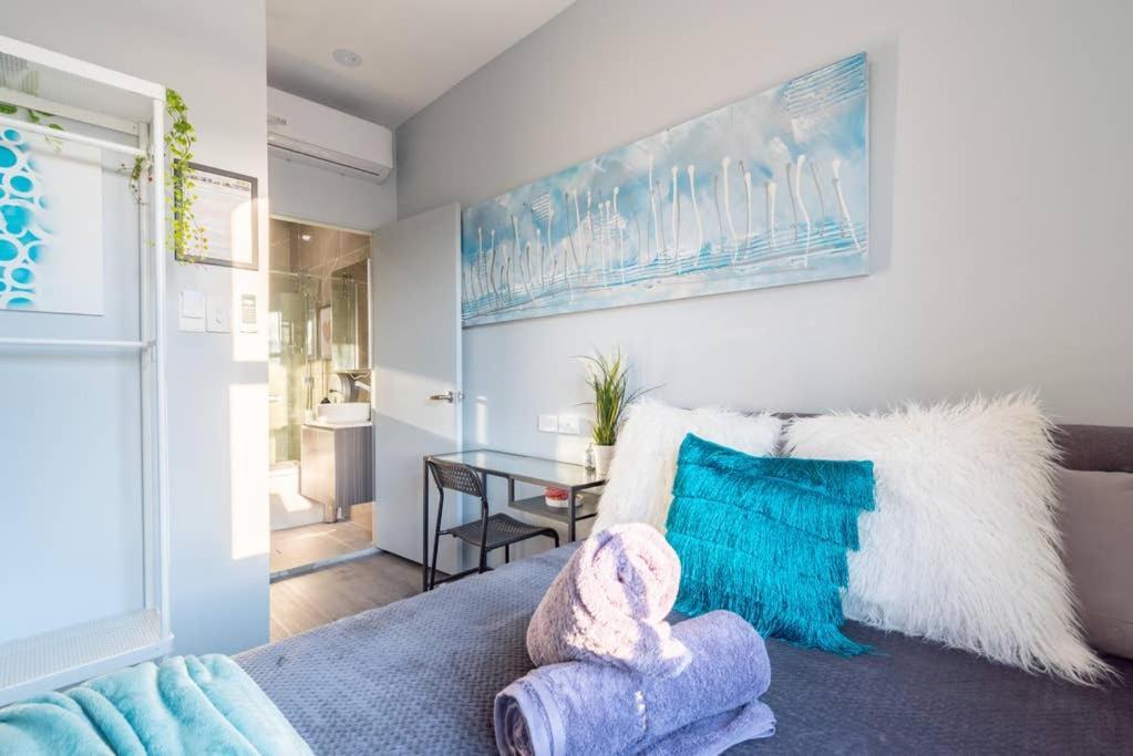 Elegant Double Ensuite - Ac - 1min To - Closely Located To Almost Must Seen Spots