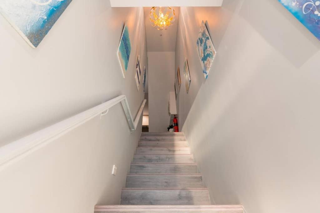 Guest house Elegant Double Ensuite - Ac - 1min To - Closely Located To Almost Must Seen Spots Sydney