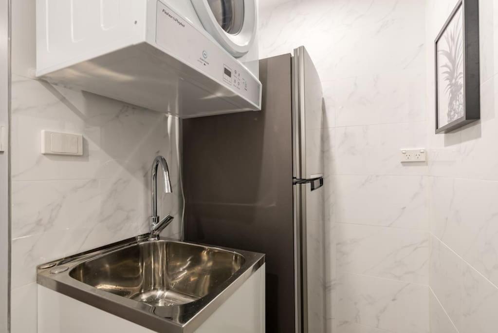 2 Private Double Bed In Cbd Near Train Uts Darlinghar&icc&c Hinatown