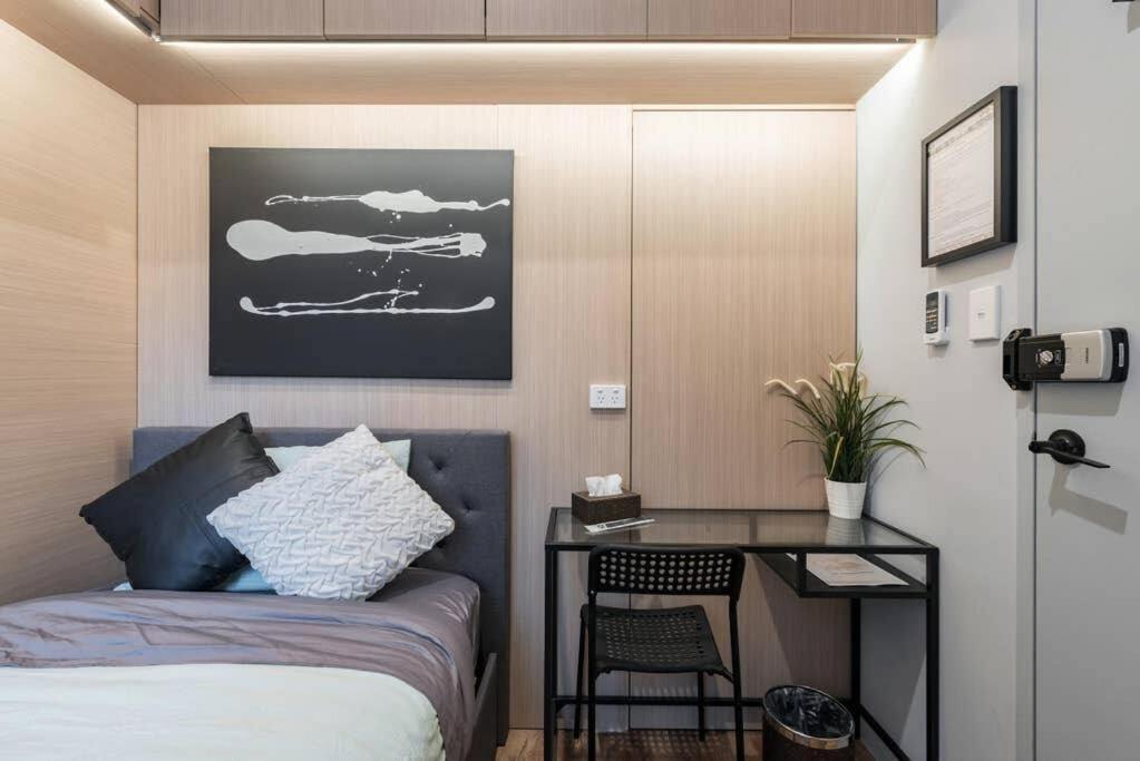 1 Private King Single Bed In Cbd Near Train Uts Darlinghar&icc&c Hinatown