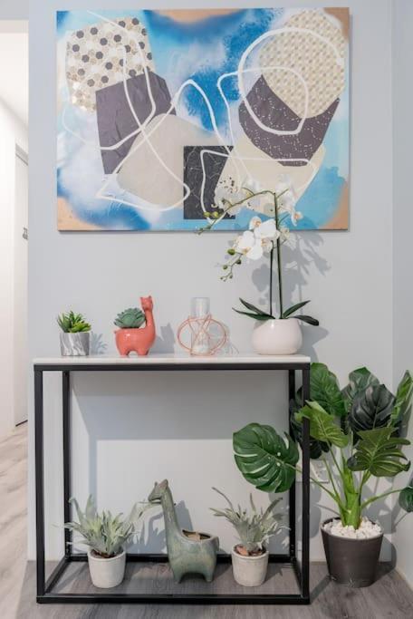 Ensuite King Single - Ac - Next To - Closely Located To Almost Must Seen Spots * Sydney