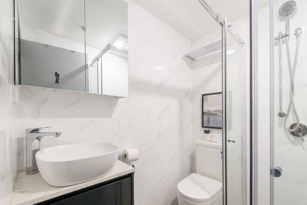 1 Private King Single Bed In Cbd Near Train Uts Darlinghar&icc&c Hinatown