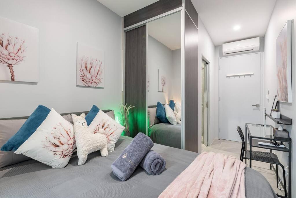 1 Private Double Bed With En Casa de férias Sidney