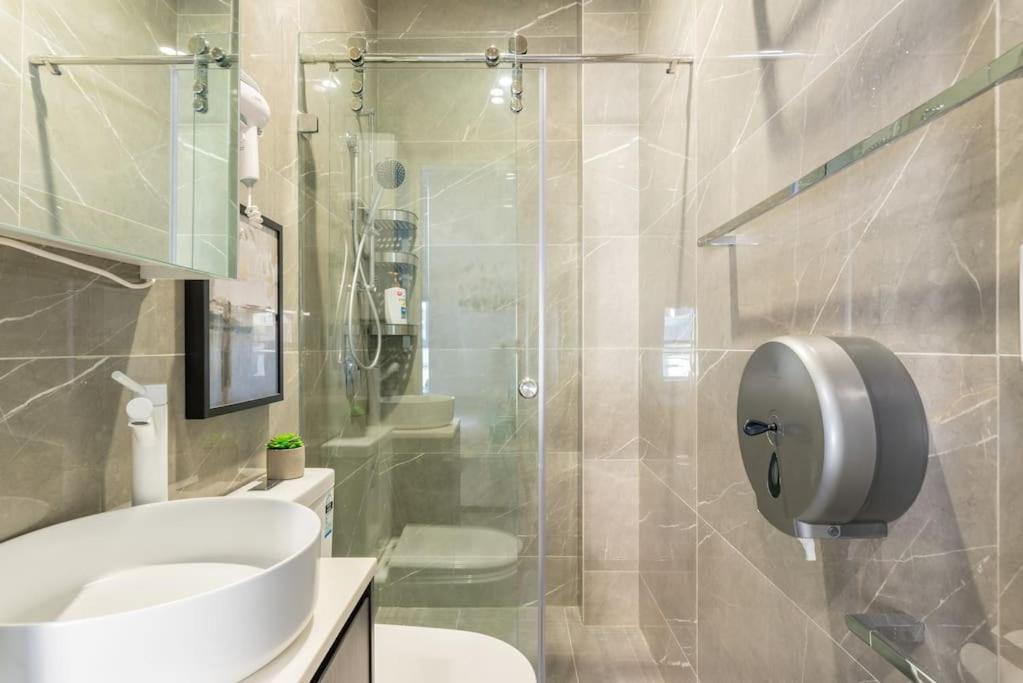 Ensuite King Single - Ac - Next To - Closely Located To Almost Must Seen Spots Holiday home