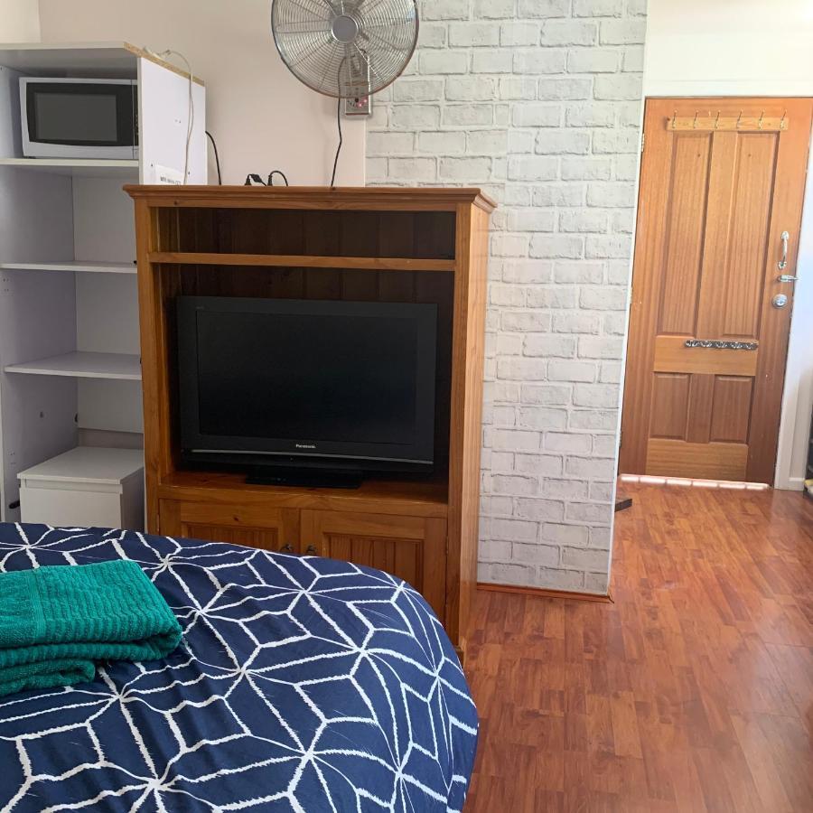Guest House *