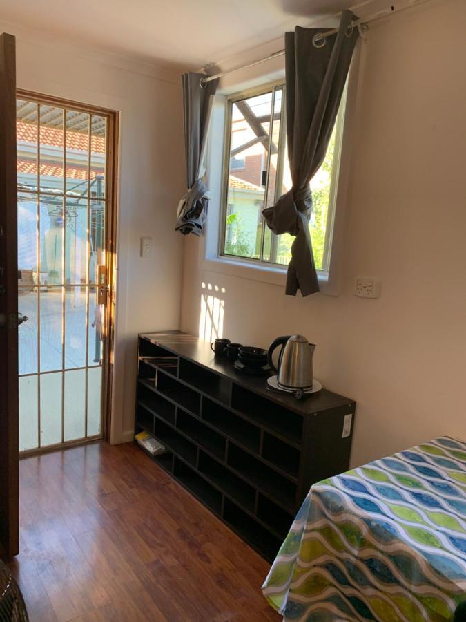 Guest House *