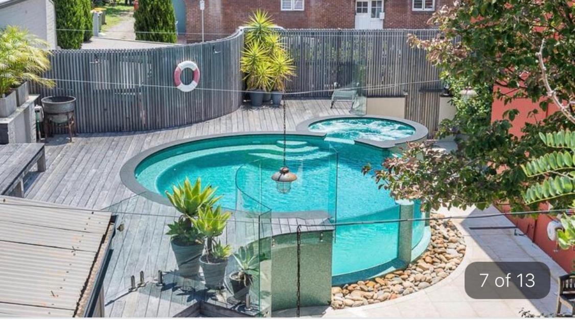 Petersham Firestation Paradise 5*