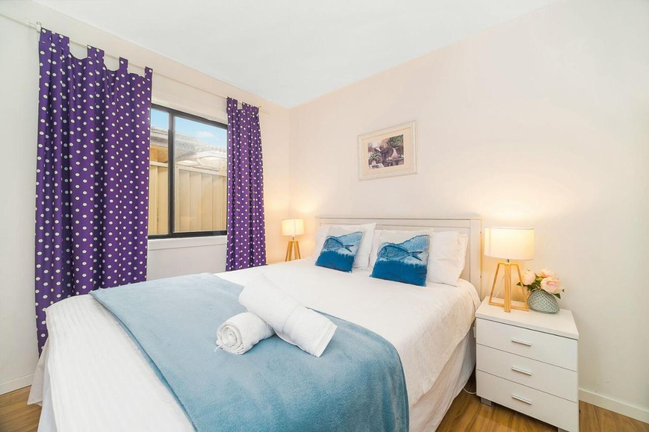 Holiday home 3 Bedrooms Near Airport *