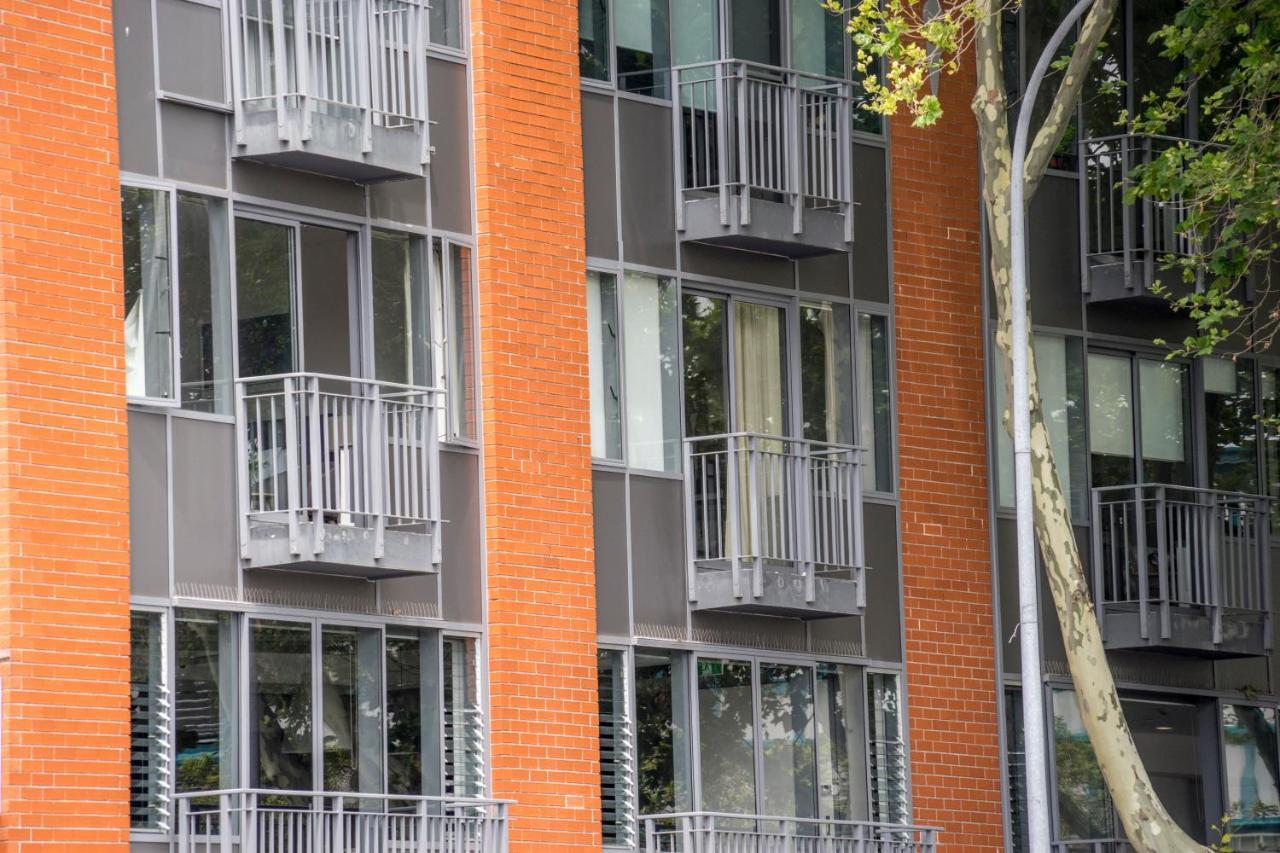 King Size Studio With Water View, Walk To The Apartment