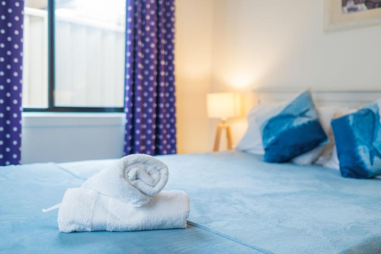 3 Bedrooms Near Airport * Sydney