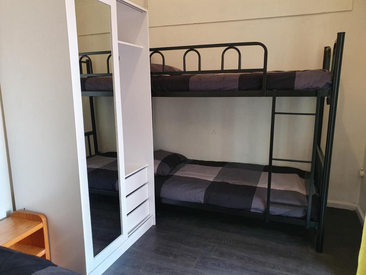 Clover Free Car Parking Hostel Sydney